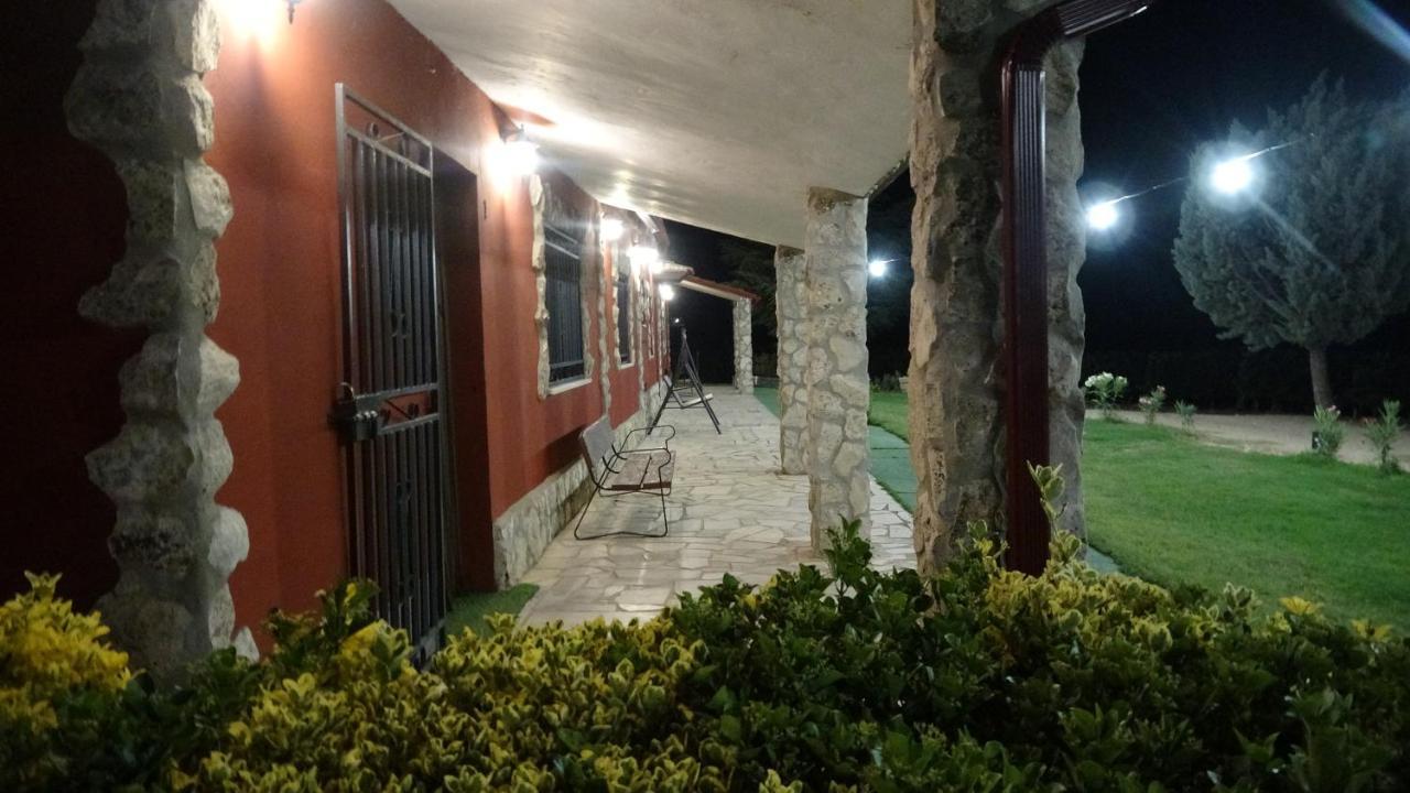 Finca Entrevinedos De Bodegas Marcos Peñafiel Esterno foto