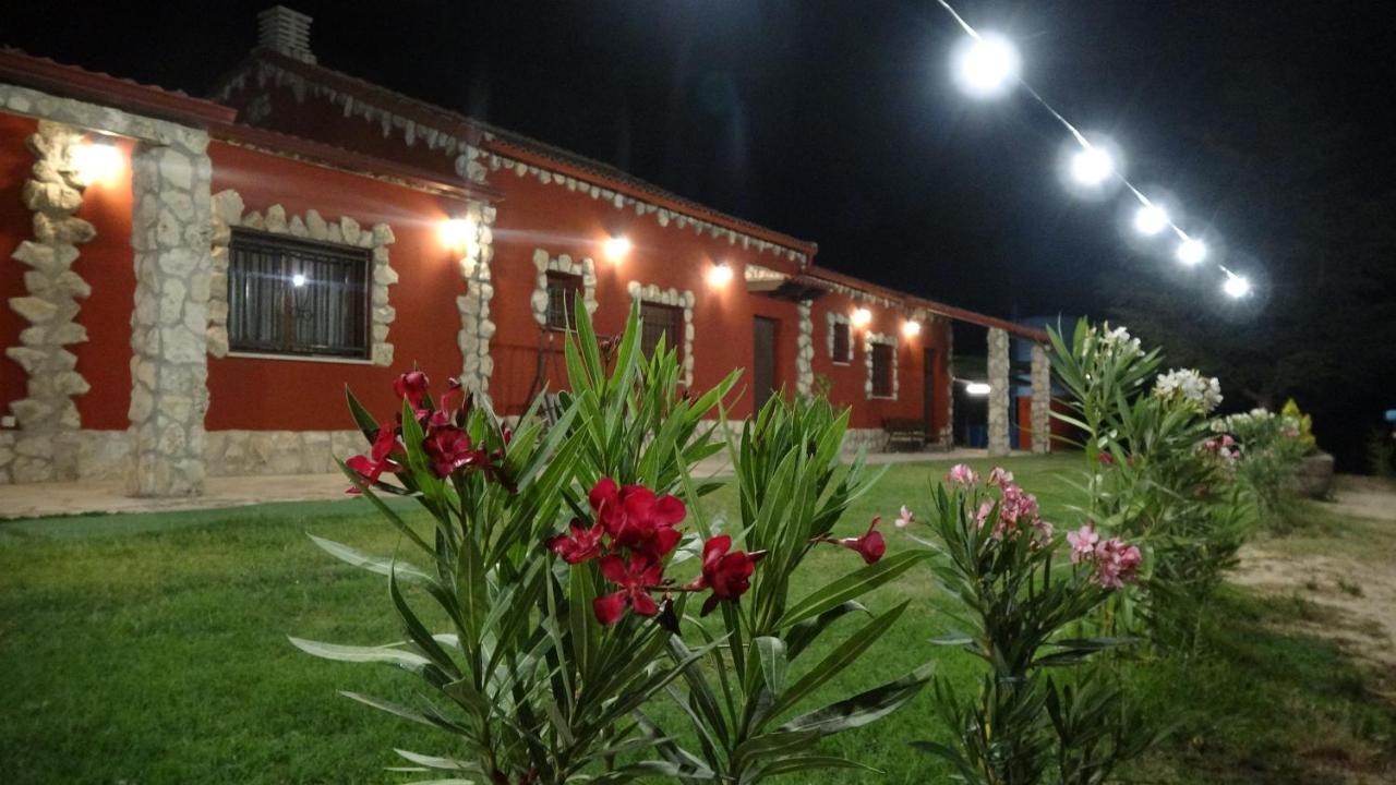 Finca Entrevinedos De Bodegas Marcos Peñafiel Esterno foto